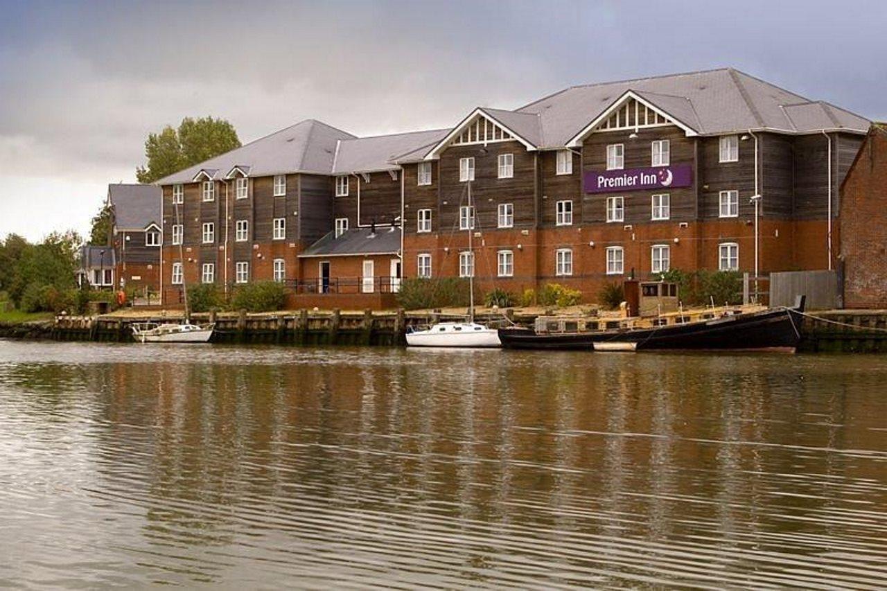 Premier Inn Isle Of Wight Newport  Ngoại thất bức ảnh